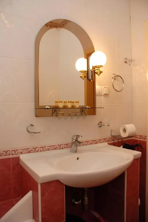 Alex Apartments Near Kreshatik St Ukraine