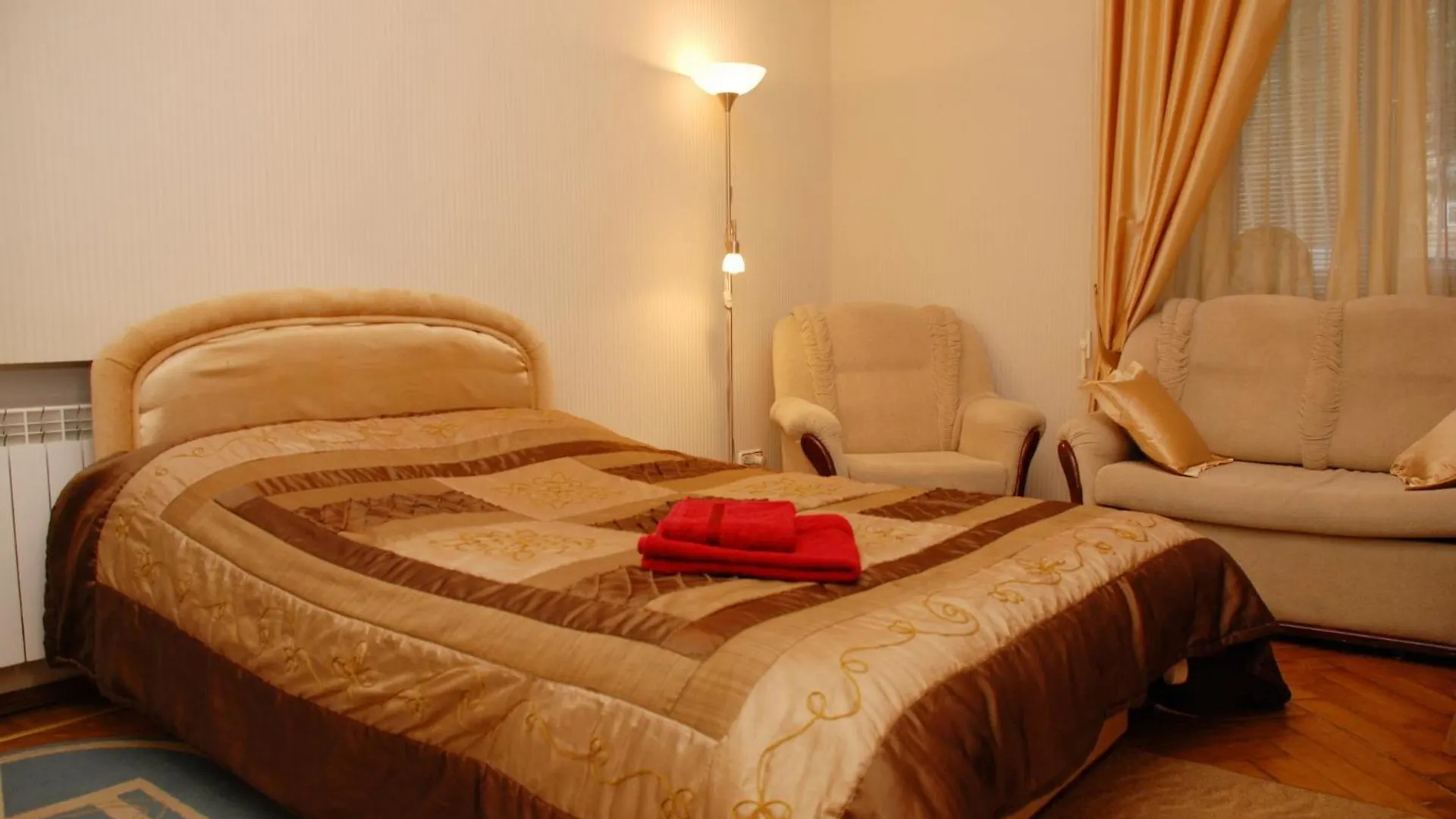 Alex Apartments Near Kreshatik St