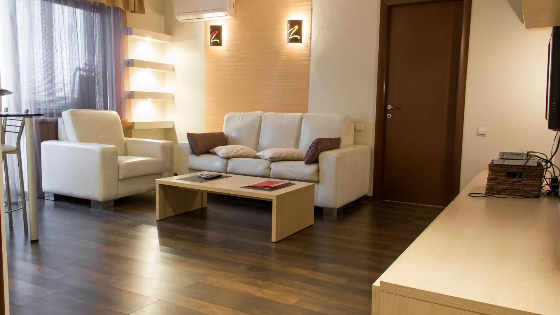 Alex Apartments Near Kreshatik St